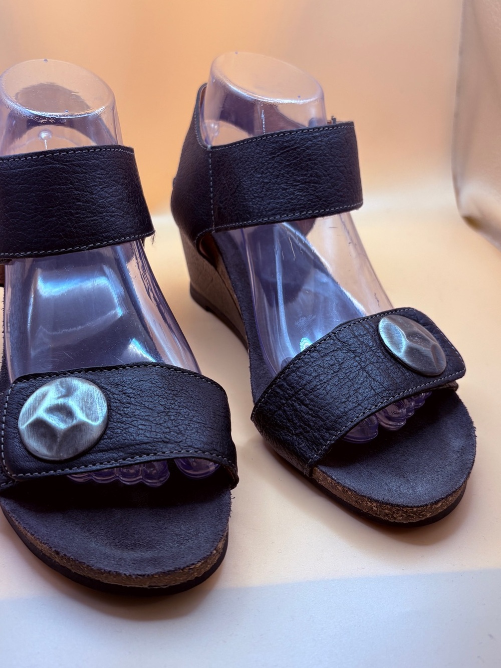Taos Carousel 3 Ankle Strap Black Leather Wedge Sandals with Round Accent Eu 39